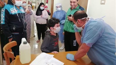 خروج 24 حالة من مصابي كورونا بالمدينة الجامعية بالمنصورة