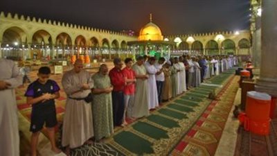 مسموعة فقط.. كيف ستعود التراويح اليوم؟.. مسجد عمرو بن العاص مقر الصلاة.. وهؤلاء مرشحون للإمامة 