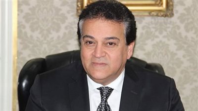 وزير التعليم العالى يطلب تقريرًا عن دواء أفيجان والأبحاث الخاصة بعلاج كورونا