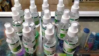 الداخلية تضبط 65 ألف عبوة كحول وكمامة حجبها تاجر عن المواطنين بالإسكندرية