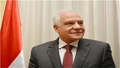 محافظ الجيزة: حظر دخول المصالح الحكومية والوحدات المحلية والمديريات الخدمية بدون كمامة