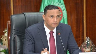 وكيل وزارة الصحة.. محافظ الدقهلية حالته مستقرة ويتابع العمل من داخل العزل المنزلي