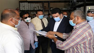 محافظ  السويس يكلف نائبه بتفقد المستشفيات للتأكيد علي توافر المستلزمات الطبية والأدوية