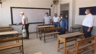 مدير تعليم السويس تتفقد عمليات تجهيز وتعقيم لجان الشهادة الإعدادية للمتخلفين