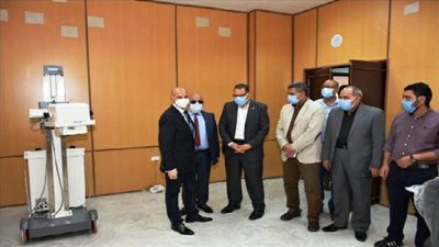 محافظ الشرقية يتفقد مركز الحي العاشر غرب للأمراض التنفسية بمدينة العاشر من رمضان