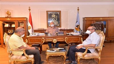 محافظ أسيوط يعلن توفير 400 سرير بـ 4 مستشفيات لاستقبال حالات الكورونا