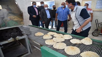 محافظ بورسعيد يفتتح مخبز المطحن النصف آلى بحى الضواحى