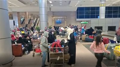 مطار القاهرة يستقبل 6 رحلات استثنائية تقل 666 عالقا