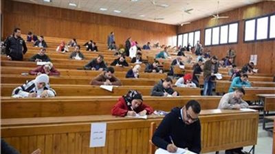 بيان عاجل لوزير التعليم العالي بشأن إجراء امتحانات السنوات النهائية بالجامعات