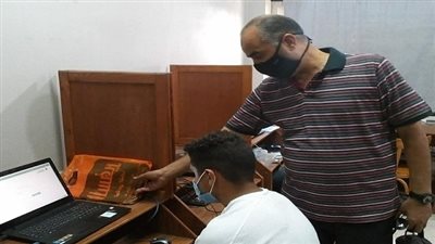 مدير تعليم السويس يتابع إختبارات طلاب مدرسة الضبعة النووية