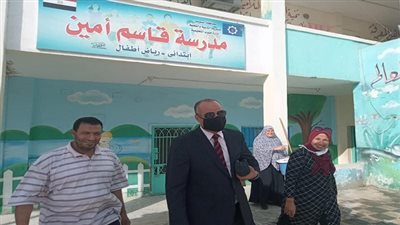 مدير تعليم السويس يتفقد إستراحات الدبلومات الفنية