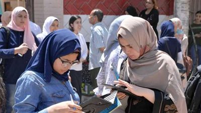 الناجح يرفع إيده.. مفاجآت نتيجة الثانوية العامة.. نسبة النجاح الأعلى منذ عامين.. البنات تتراجع بقائمة الأوائل.. وهكذا تحصل عليها