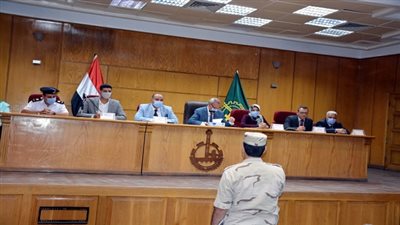 محافظ القليوبية: يبحث استعدادات المحافظة لانتخابات مجلس الشيوخ