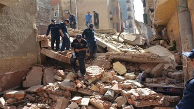 إخلاء 4 منازل مجاورين للعقار المنهار فى المنصورة