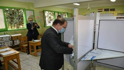 النائب العام المستشار حمادة الصاوى يُدلي بصوته في انتخابات مجلس الشيوخ