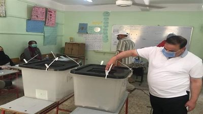 وكيل الطب البيطري بالدقهلية يشارك بالتصويت في انتخابات مجلس الشيوخ 