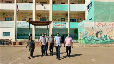 مدير تعليم السويس يتفقد اللجان الإنتخابية قبل تسليمها للهيئة العليا للإنتخابات