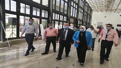 رئيس جامعة القناة تطالب باختيار الطلاب لرغباتهم بمنتهى الدقة 