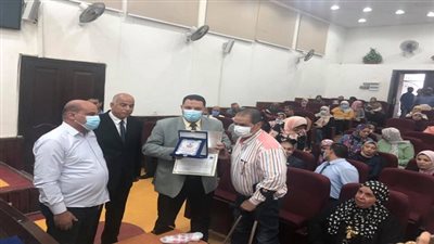 صحة السويس تكرم فرق الغرفة المركزية والتأمين الصحي على مجهوداتهم