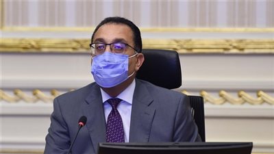 الحكومة: إزالة كافة أنواع الإعلانات التجارية المتعدية على حرم الطرق والمخالفة