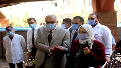 وزير التعليم العالي يفتتح مجمع العناية المركزة بجامعة المنصورة