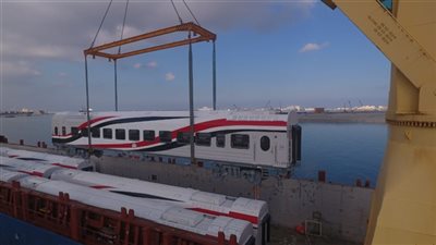 النقل تعلن وصول 13 عربة سكة حديد جديدة من روسيا عبر ميناء الإسكندرية