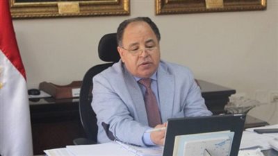 وزير المالية يصدر قرار بالتجديد لرئيس مصلحة الضرائب لمدة عام