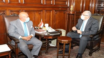 وزير الزراعة يبحث مع نائب رئيس البنك الأهلي المصري آليات تمويل الأنشطة الزراعية 
