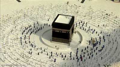 السعودية تصدر قرابة 110 آلاف تصريح للعمرة.. وأول فوج الأحد