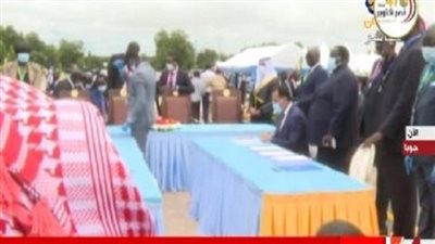رئيس الوزراء يوقع على اتفاق السلام بين حكومة السودان وحركات الكفاح المسلح
