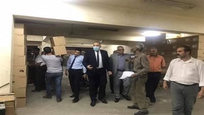 مدير تعليم القاهرة يتابع تسليم أجهزة التابلت للادارات التعليمية 