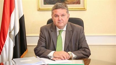 الحكومة تزف بشرى للعاملين بشركات قطاع الأعمال حول الأجور