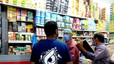 تحرير 30 قضية تموينية خلال حملة على أسواق أسوان