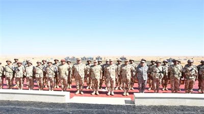 الفريق أول محمد زكى يشهد تنفيذ المرحلة الرئيسية للمناورة 