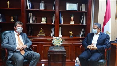 وزير السياحة والآثار يبحث مع سفير بلجيكا في القاهرة سبل التعاون المشترك