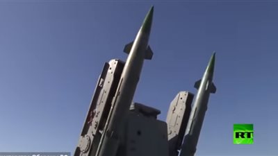 بالفيديو.. أسطول بحر قزوين الروسي يتصدى لغارة بقنابل جوية