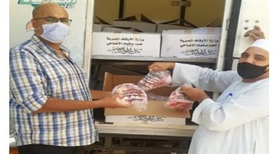 مديريات أوقاف (الإسماعيلية – الفيوم) تستقبل سيارات لحوم الأضاحي