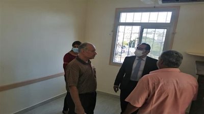 وكيل صحة السويس يتفقد الأعمال الإنشائية بدار الأطفال المعثور عليهم
