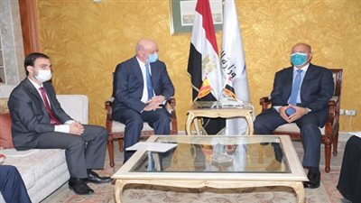 وزير النقل يكشف عن خطة لتكييف قطارات الخطين الأول والثانى للمترو بالكامل