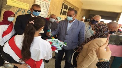 الفولي يفتتح قاعة الشهيد بـ احمد عبده الإعدادية والسروي يتفقد مدارس السويس 