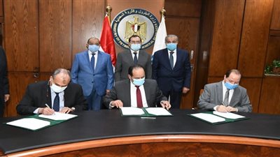 توقيع بروتوكول تعاون بين التموين والبترول لتوصيل الغاز الطبيعى للمخابز البلدية