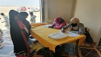 قافلة صحة السويس الطبية تنهي عملها بشباب عيون موسي