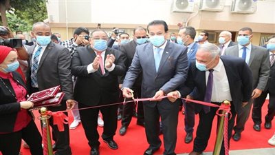 وزير التعليم العالي يفتتح أعمال تطوير كلية التجارة وإدارة الأعمال بالزمالك بجامعة حلوان