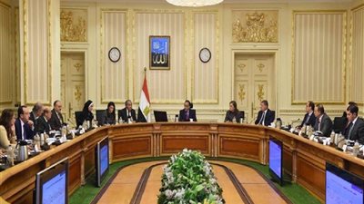 الحكومة تطالب المواطنين بإجراءات احترازية ضد كورونا 