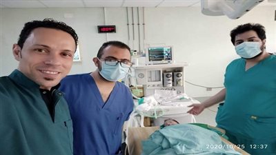 نجاح فريق طبي بإنهاء معاناة طفلة عمرها 6 أيام تعاني من انسداد بعظمتي الأنف