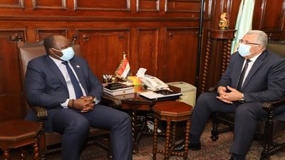 وزير الزراعة يبحث مع سفير جنوب السودان آفاق التعاون الزراعي بين البلدين