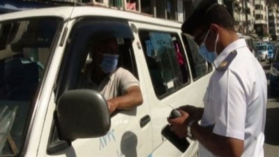 ضبط 2516 سائق نقل جماعى لعدم الالتزام بارتداء الكمامات 