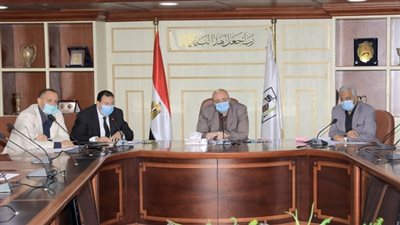 محافظ بني سويف يناقش عدداً من الملفات في اجتماع مجلس إدارة صندوق الإسكان الاقتصادى