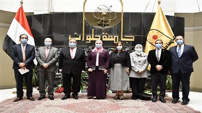 وزيرة التضامن الاجتماعي ورئيس جامعة حلوان يوقِّعان بروتوكول تعاون مشترك لتطوير العشوائيات