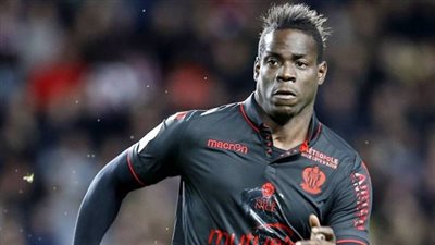 بالوتيلي.. مهاجم إيطالي يقترب من اللعب في مصر